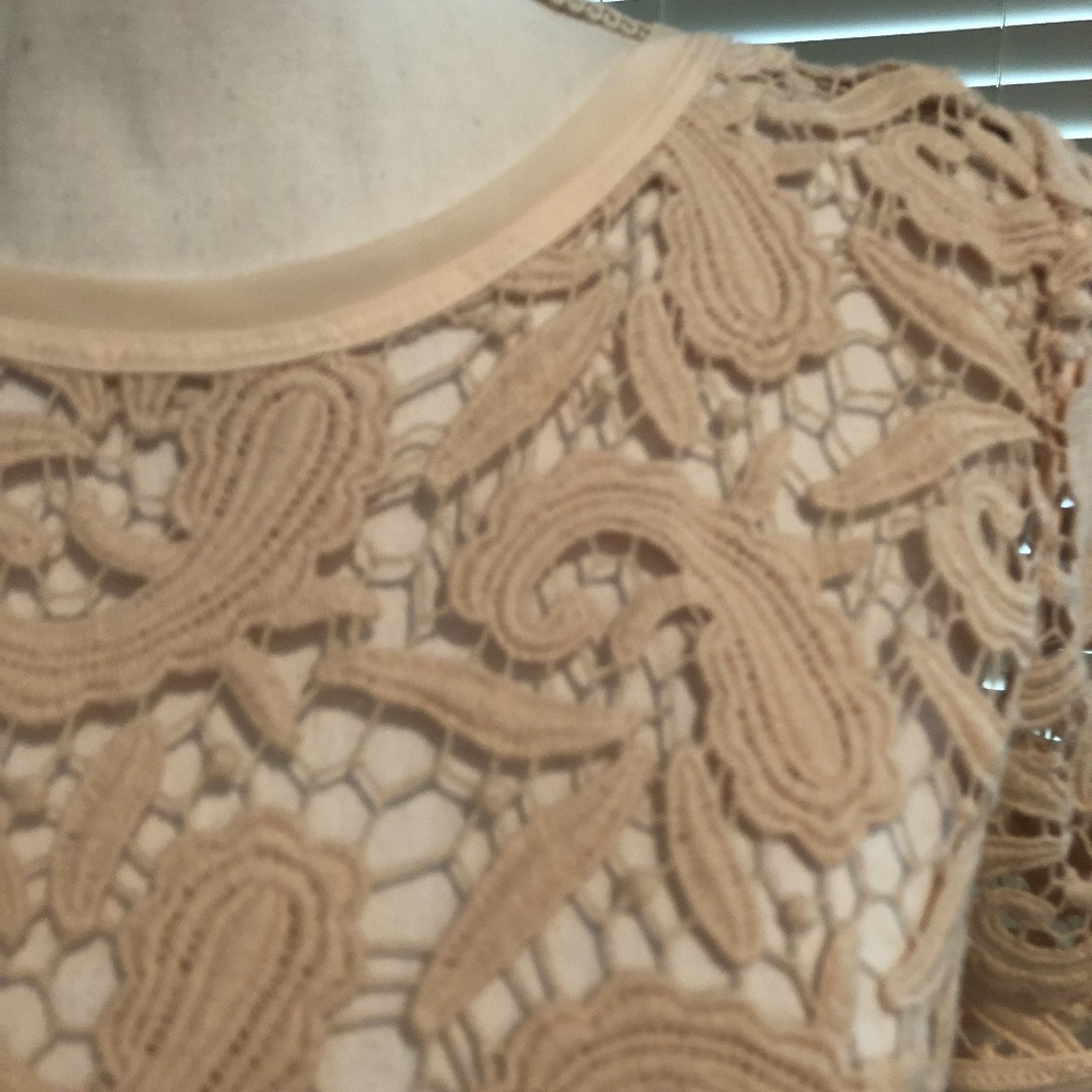 GORGEOUS LOFT Open Weave Top - Picture 2 of 5